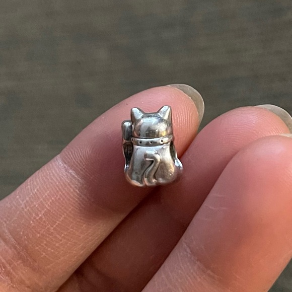 Retired PANDORA Lucky Cat Charm EUC - Picture 5 of 9